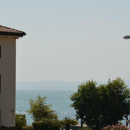 Apartament Trilocale Palazzo Garda Garda  Zewnętrze zdjęcie