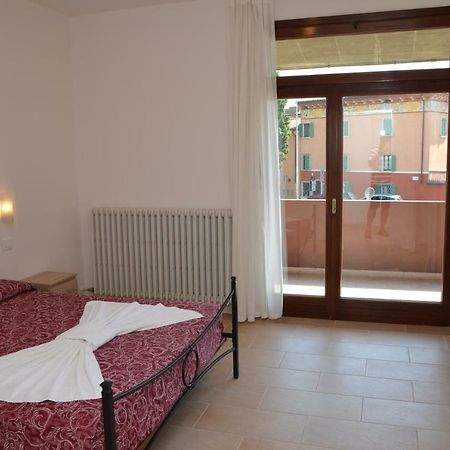 Apartament Trilocale Palazzo Garda Garda  Zewnętrze zdjęcie